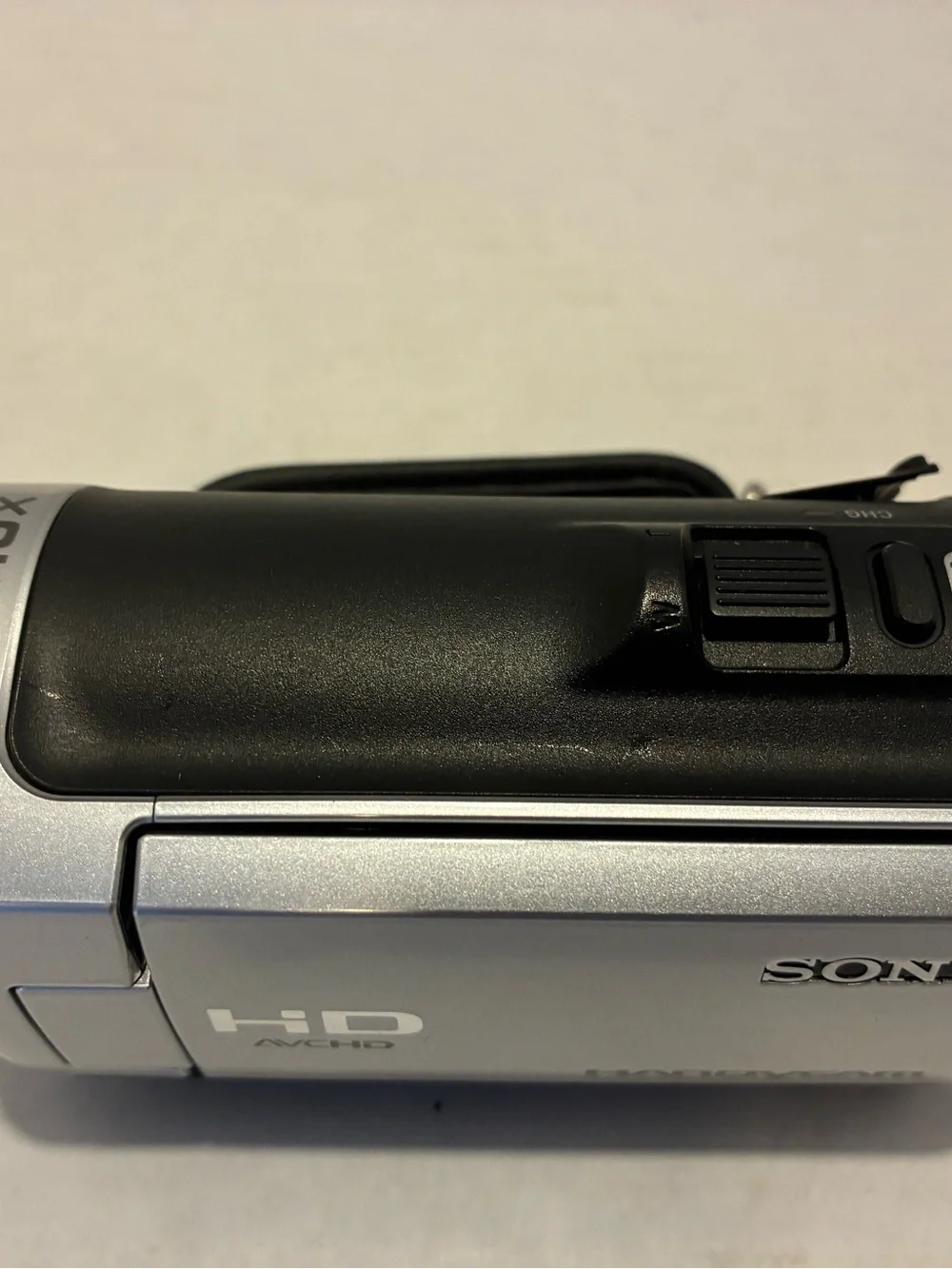 Sony HDR-XR100 HD Handycam Camcorder 80GB HDD Carl Zeiss + Case Charger Tested